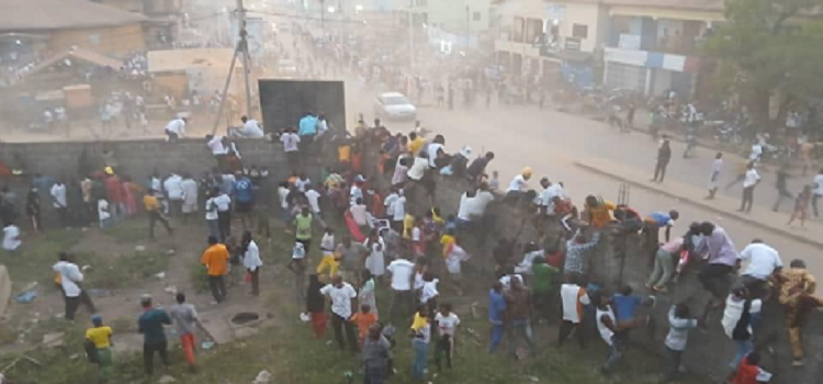 Bousculade mortelle en Guinée : un rapport indépendant fait état de 140 morts et 11 disparus